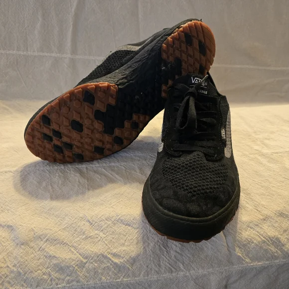 Vans Men's Black and White Sneakers - Picture 3 of 3